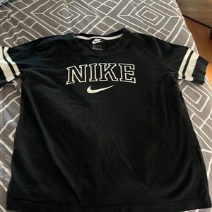 Nike Black and White Short Sleeve Tee